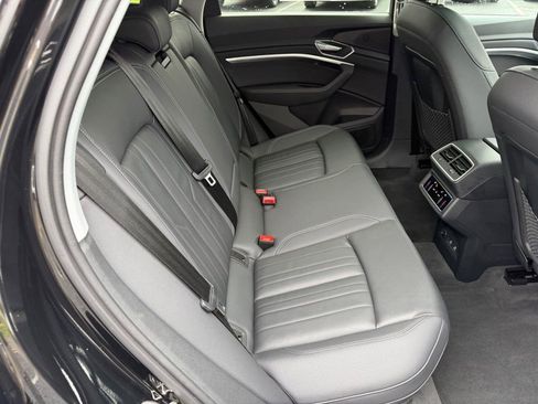 Used 2022 Audi e-tron Premium image 16
