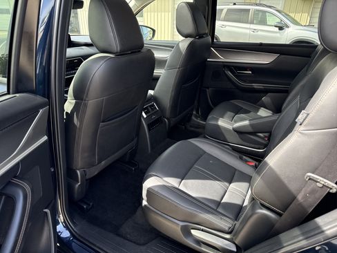 Used 2024 MAZDA CX-90 3.3 Turbo w/ Preferred Plus AWD/4WD image 17