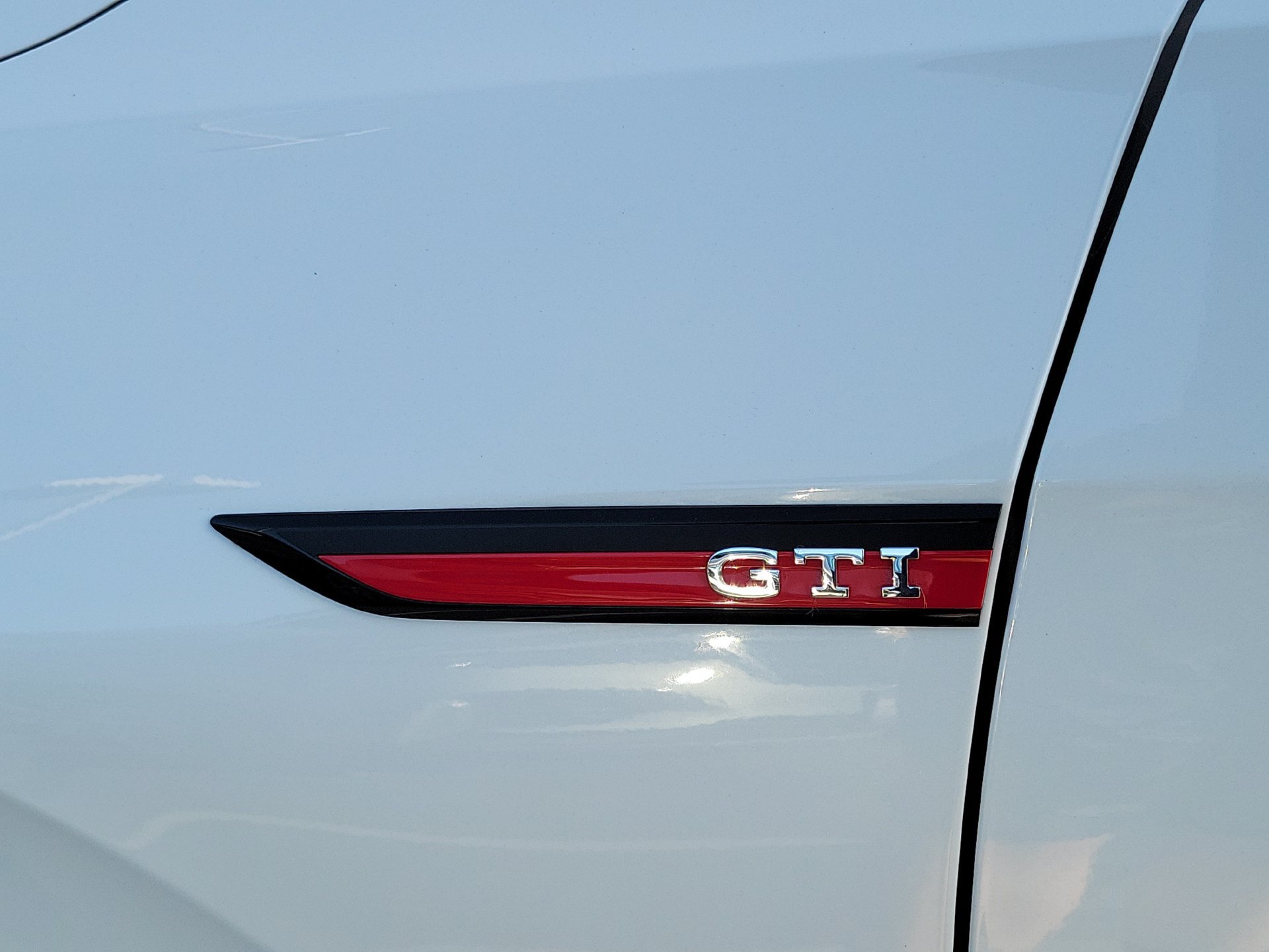 Used 2024 Volkswagen GTI SE FWD image 6
