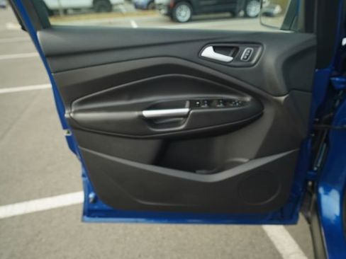 Used 2017 Ford Escape SE w/ SE Cold Weather Package image 15