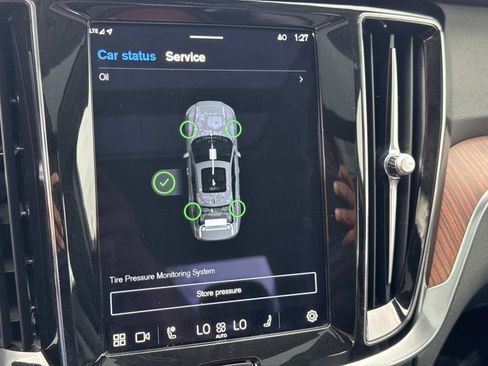 Used 2024 Volvo S60 B5 Plus image 28