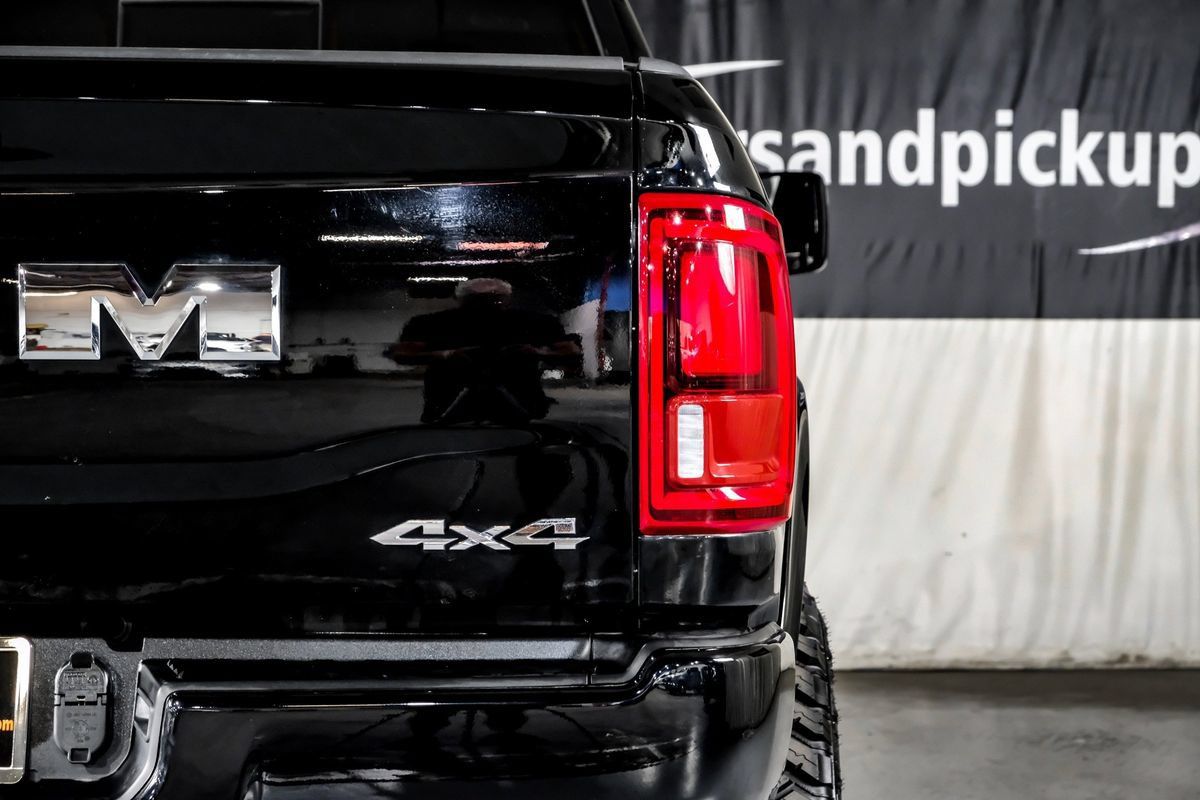 Used 2025 RAM 2500 Laramie AWD/4WD image 43