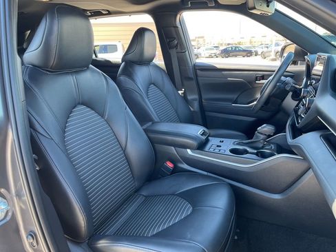 Used 2024 Toyota Highlander XSE image 29