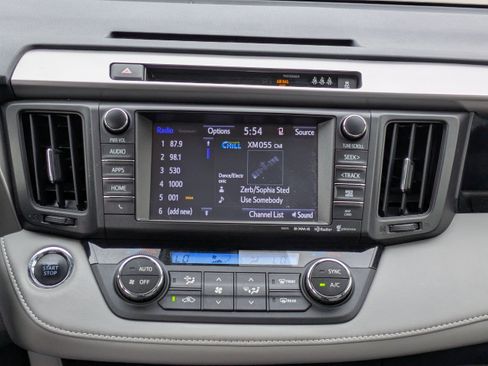 Used 2018 Toyota RAV4 Limited FWD image 15