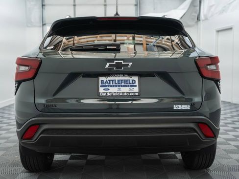New 2026 Chevrolet Trax LT w/ Sunroof Package FWD image 6