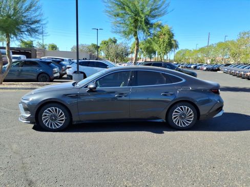 New 2025 Hyundai Sonata Limited image 3