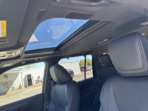 Used 2025 Lexus LX 600 4WD w/ Premium Package image 16