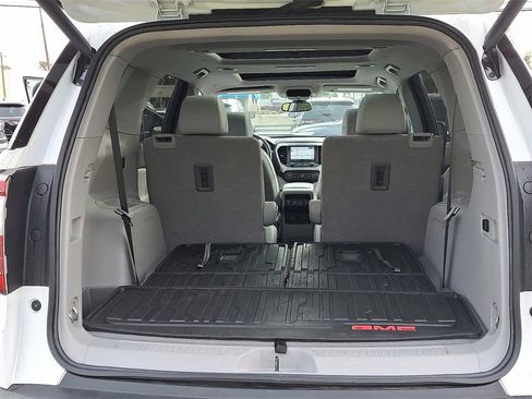 Used 2023 GMC Acadia SLT w/ Preferred Package image 29