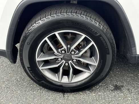 Used 2019 Jeep Grand Cherokee Limited AWD/4WD image 13