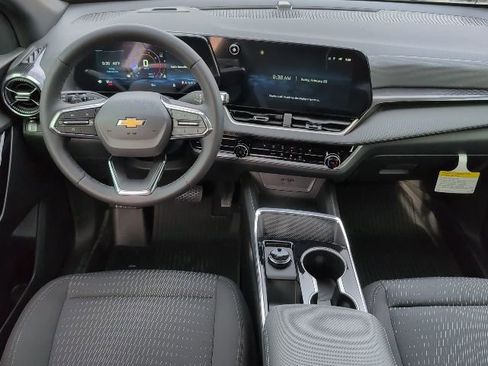 New 2026 Chevrolet Equinox LT w/ Safety and Technology Package FWD image 4