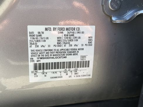 Used 2020 Ford Explorer XLT w/ Equipment Group 202A AWD/4WD image 34