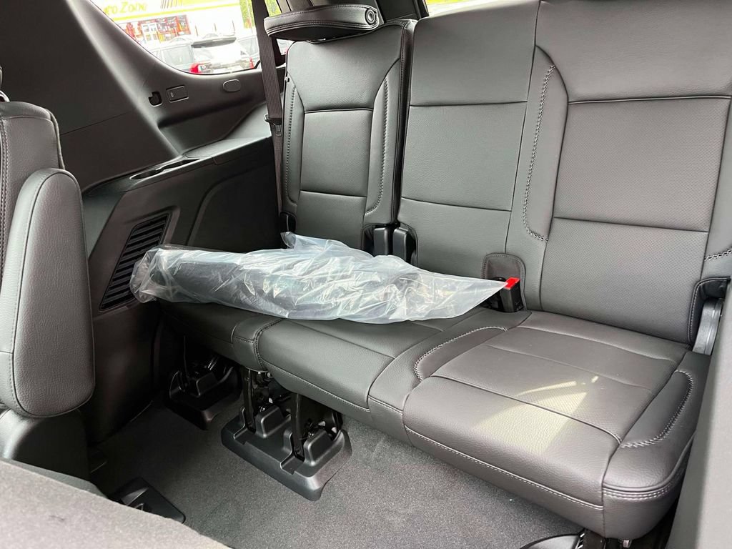 New 2026 GMC Yukon Denali w/ Sun & Power Step Package AWD/4WD image 17