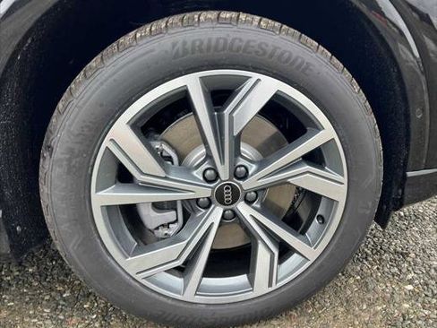 New 2024 Audi Q4 e-tron Premium Plus image 9