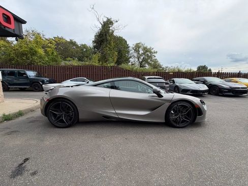 Used 2018 McLaren 720S image 8