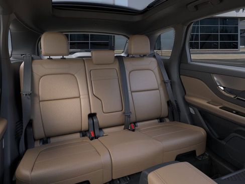 New 2023 Lincoln Corsair Reserve w/ Equipment Group 202A image 11