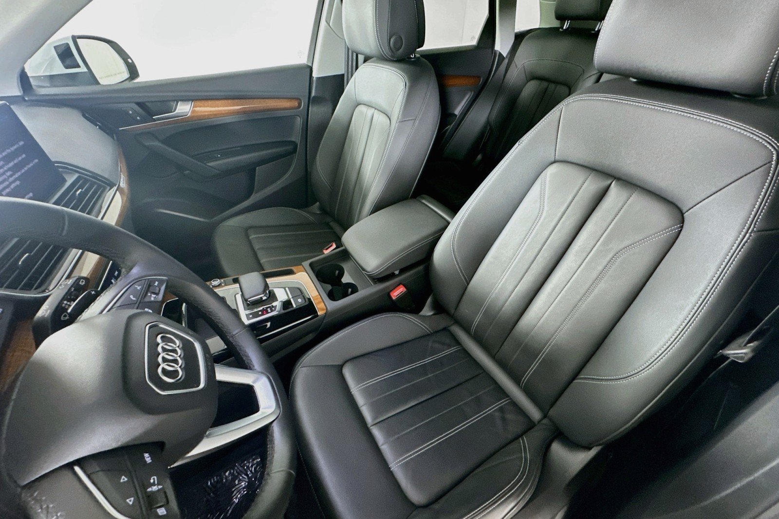 Used 2023 Audi Q5 2.0T Premium w/ Convenience Package AWD/4WD image 17