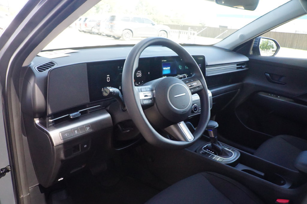 New 2027 Hyundai Kona SE FWD image 18