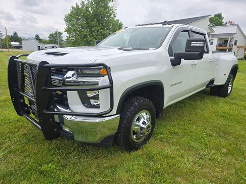 Used 2022 Chevrolet Silverado 3500 LT w/ Convenience Package AWD/4WD image 3