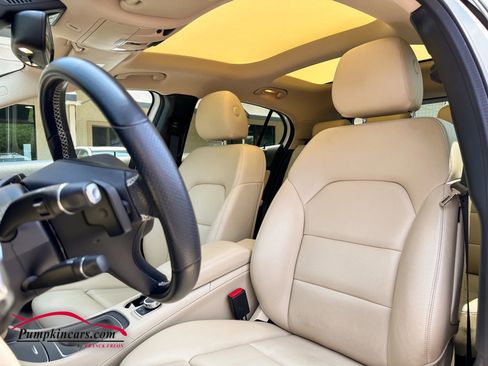 Used 2020 Mercedes-Benz GLA 250 4MATIC w/ Premium Package image 42