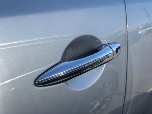 Used 2017 INFINITI QX80 2WD w/ Driver Assistance Package image 9