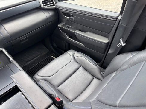 Used 2023 Toyota Tundra Platinum AWD/4WD image 16