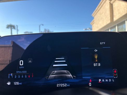 Used 2025 Chevrolet Equinox LT FWD image 39