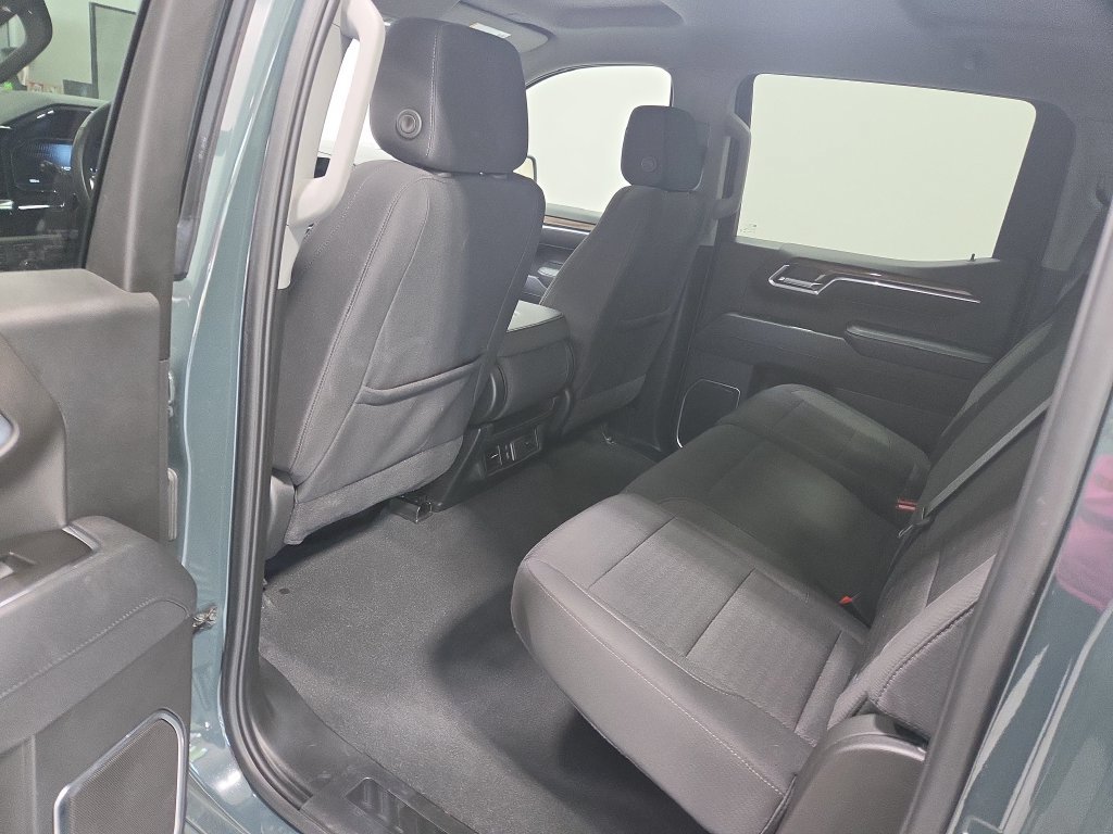 Used 2025 Chevrolet Silverado 1500 LT AWD/4WD image 27