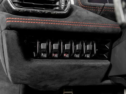 Used 2018 Lamborghini Huracan Performante image 45