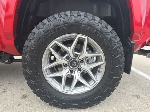 Certified 2025 Toyota Tacoma Limited image 32