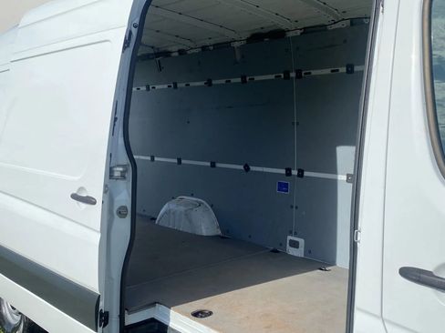 Used 2015 Mercedes-Benz Sprinter 2500 w/ Driver Comfort Package image 8