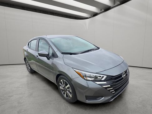 Used 2025 Nissan Versa SV FWD image 7