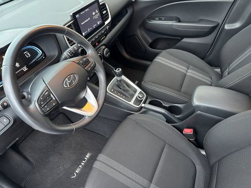Certified 2024 Hyundai Venue SEL image 9