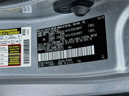 Certified 2024 Toyota Sienna XLE FWD image 35
