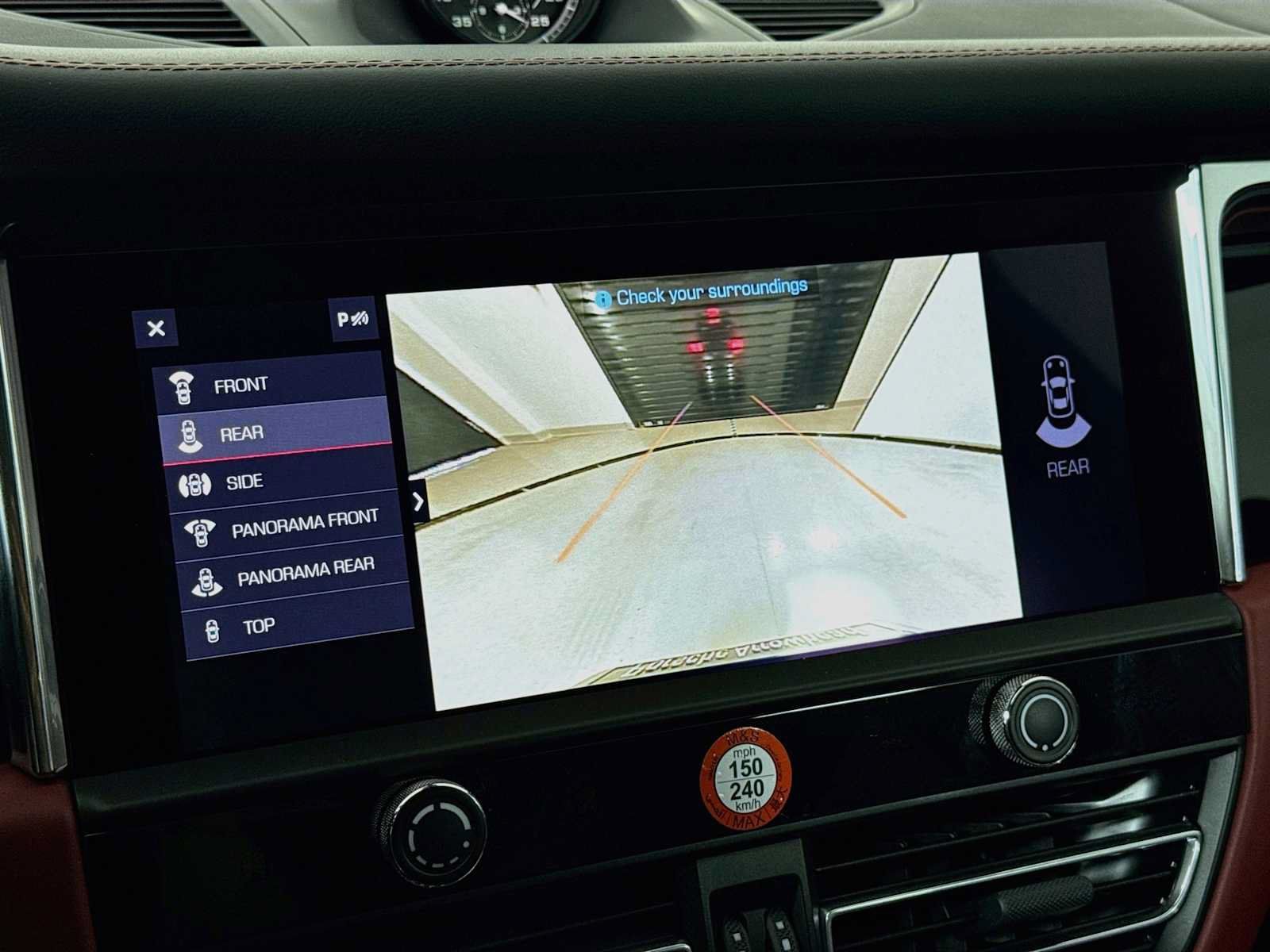 Certified 2025 Porsche Macan AWD/4WD image 19