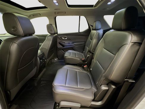 Used 2020 Chevrolet Traverse RS image 27