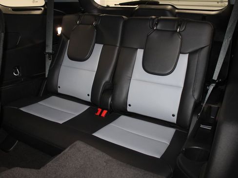 Used 2023 Ford Explorer XLT w/ Equipment Group 202A image 29