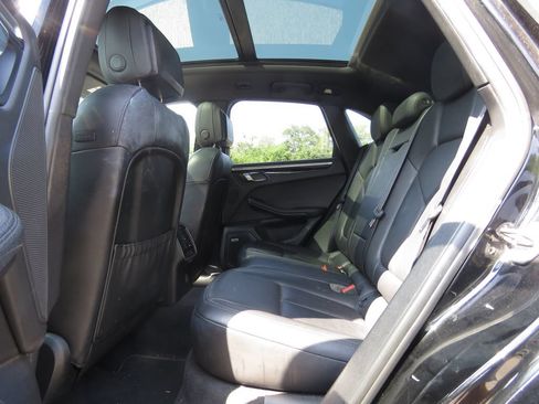 Used 2019 Porsche Macan AWD/4WD image 20