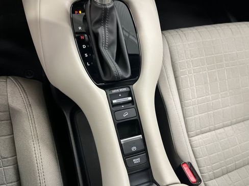 Used 2024 Honda HR-V LX image 16
