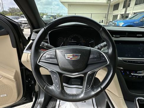 Used 2019 Cadillac XT5 Premium Luxury image 22