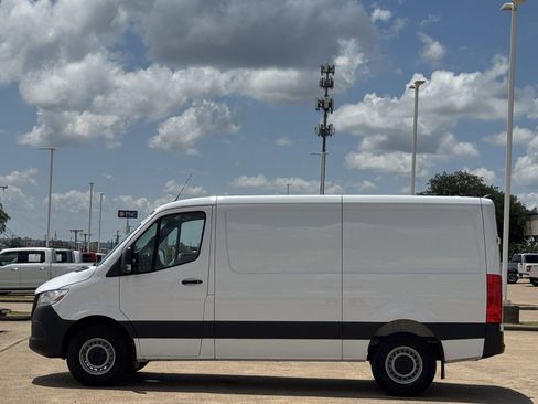 Used 2025 Mercedes-Benz Sprinter 2500 image 7