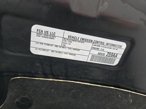 Used 2024 Chrysler Pacifica Touring-L image 27