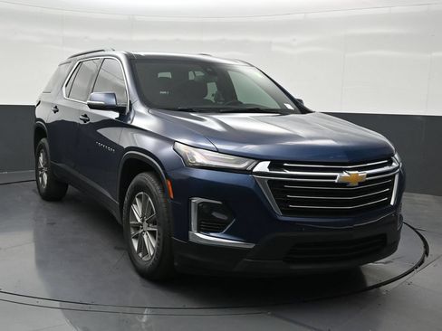 Used 2023 Chevrolet Traverse LT FWD image 8
