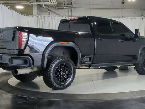 Used 2025 GMC Sierra 2500 AT4X AWD/4WD image 8