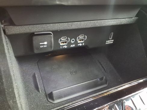 Used 2024 Jeep Grand Wagoneer L Series III AWD/4WD image 29