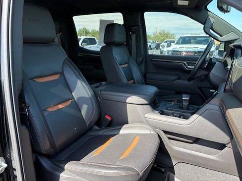 Used 2025 GMC Sierra 1500 AT4 w/ Technology Package AWD/4WD image 24