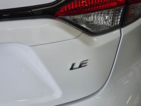 Used 2025 Toyota Corolla LE FWD image 14