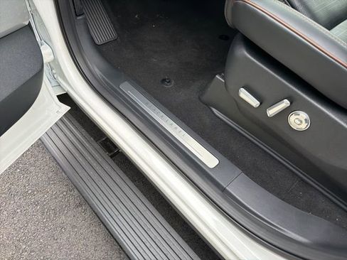 New 2025 Lincoln Navigator Black Label image 19