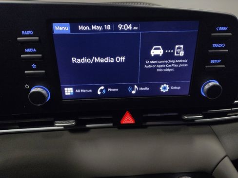 Used 2025 Hyundai Elantra SE FWD image 25