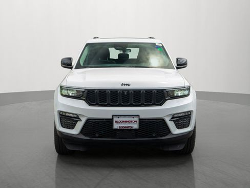 Used 2023 Jeep Grand Cherokee Limited w/ Luxury Tech Group II AWD/4WD image 2
