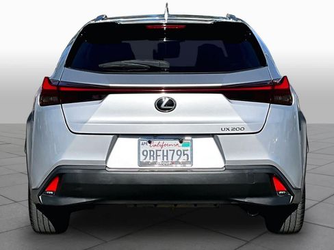 Used 2019 Lexus UX 200 w/ Premium Package FWD image 4